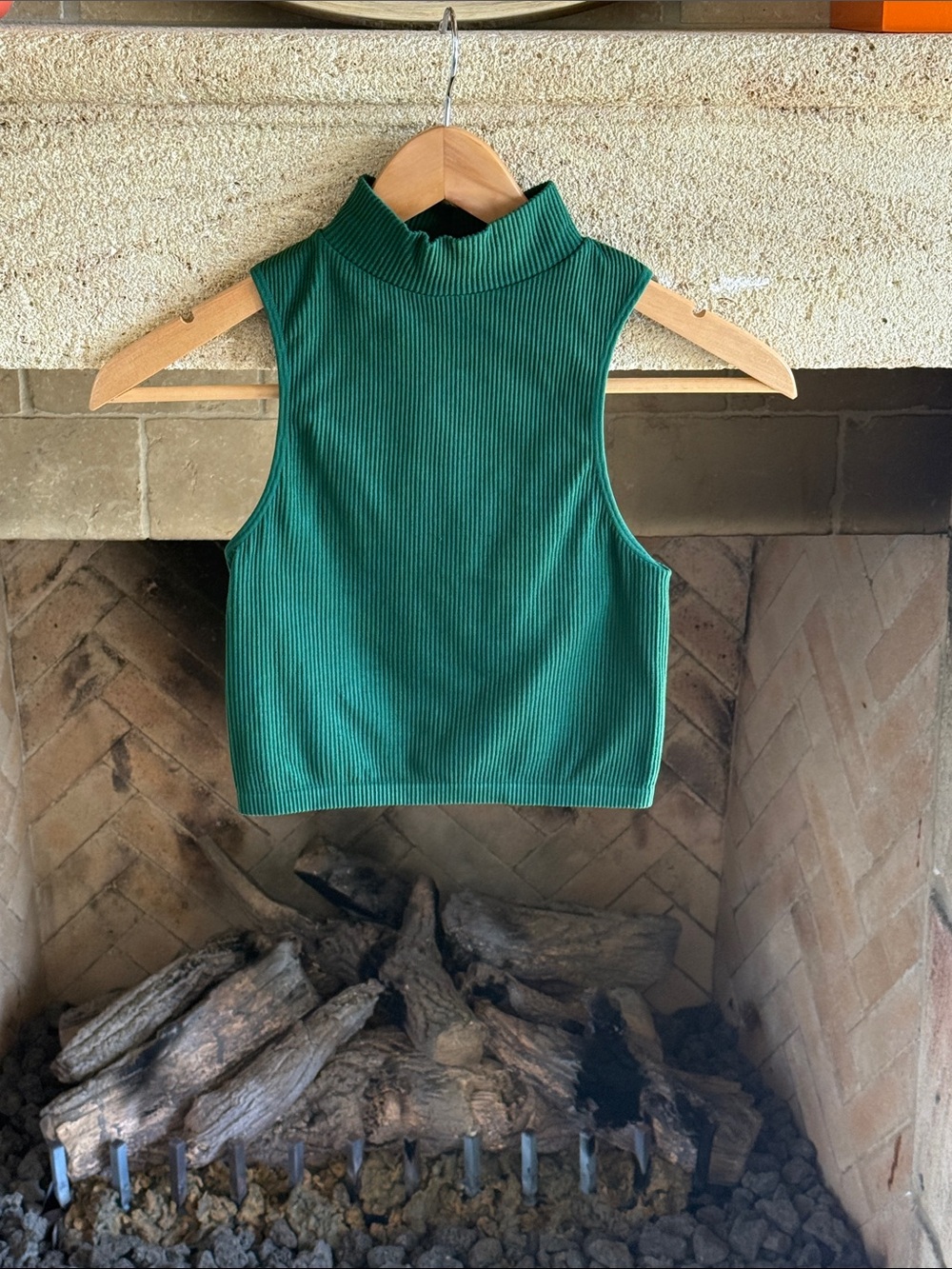 Zara Ribbed Crop Top - Picture 2 of 6